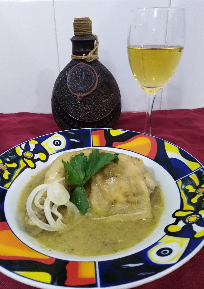 Una foto de Pollo en crema de berenjena y apio