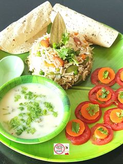 સફેદ પુલાવ કઢી (White Pulao Kadhi Recipe In Gujarati) રેસીપી મુખ્ય ફોટો