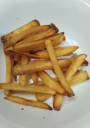 A picture of French fries (they are actually Belgian).