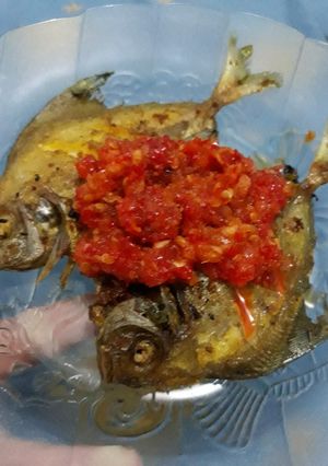 Foto resep Bawal Goreng Sambal bawang pedas