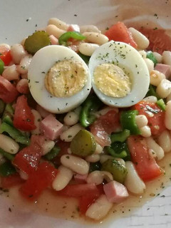 Una foto de ⭐Ensalada de alubias con huevo⭐