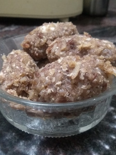 சிகப்பு அவல் இனிப்பு கொழுக்கட்டை (Sivappu aval inippu kolukattai recipe in tamil) செய்முறை முக்கிய புகைப்படம்
