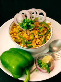 குடமிளகாய் ரைஸ் (capsicum rice) செய்முறை முக்கிய புகைப்படம்