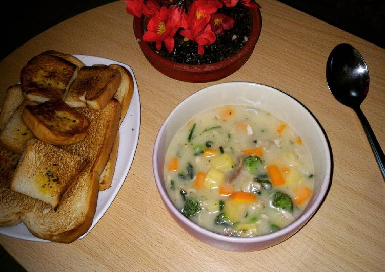 Resep Creamy chicken soup with toast yang Menggugah Selera