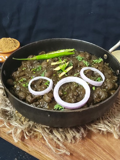 अमृतसरी पिंडी छोले रेसिपी मुख्य फोटो