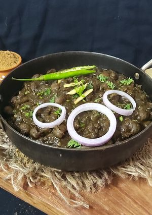 अमृतसरी पिंडी छोले रेसिपी मुख्य फोटो