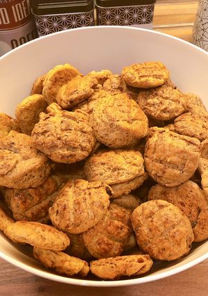 Káposztás, tepertős pogácsa recept fotója