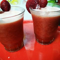 A picture of Strawberry smoothie.