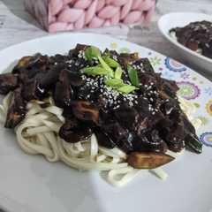 รูปของ Jjajangmyeon