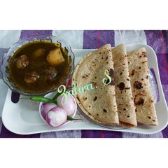 A picture of Chicken Mince Kofta Curry.