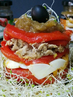 Una foto de Ensalada de pimientos asados con cebolla caramelizada