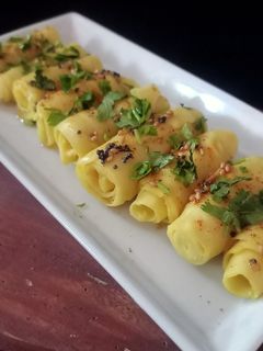 ખાંડવી (Khandvi Recipe In Gujarati) રેસીપી મુખ્ય ફોટો