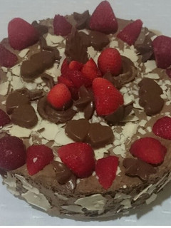 Una foto de Torta helada de mousse chocolate y dulce de leche granizado
