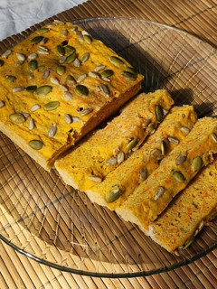 Una foto de 🍞🥕Pan de zanahoria express sin harinas refinadas 🥕🍞al microondas 😉listo en 10'