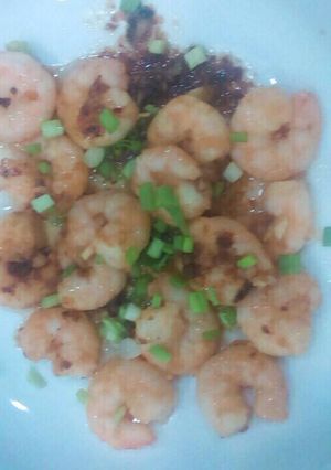 Hình của món Tôm kho truyền thống.