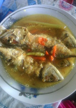 Foto resep Kembung masak bumbu pesmol cabe rawit ala yuni.