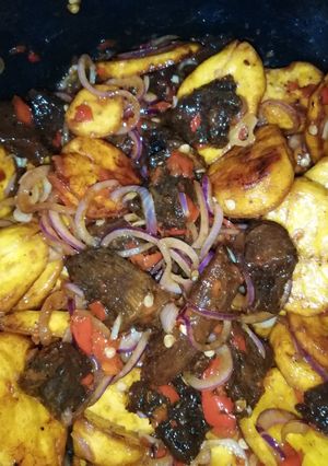 A picture of Pepper meat and plantain.