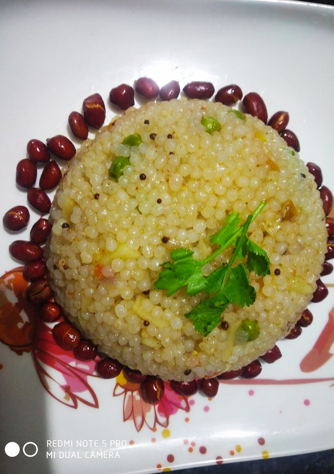 साबूदाने की खिचड़ी (Sabudane ki khichdi recipe in Hindi) रेसिपी मुख्य फोटो
