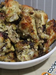 Una foto de Tutitos de ala de pollo al ajillo