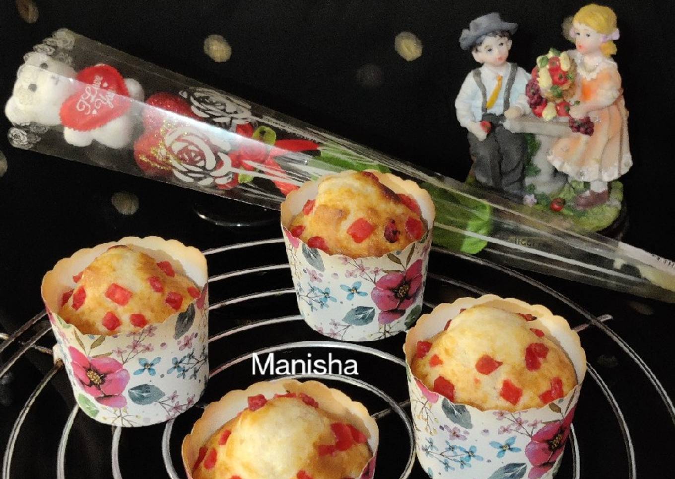 Tutti frutti Vanilla Cupcakes