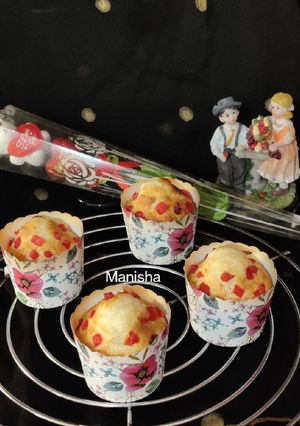 A picture of Tutti frutti Vanilla Cupcakes.