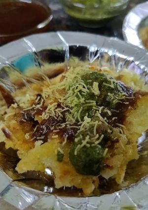 आलू लच्छा चाट(aloo lachcha chaat Recipe in Hindi) रेसिपी मुख्य फोटो