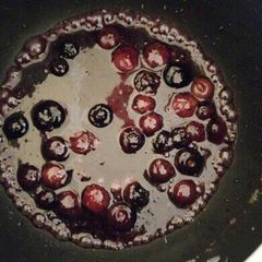 A picture of Blueberry syrup.