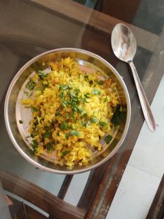 પૌવા બટાકા (Pauva Bataka Recipe In Gujarati) રેસીપી મુખ્ય ફોટો