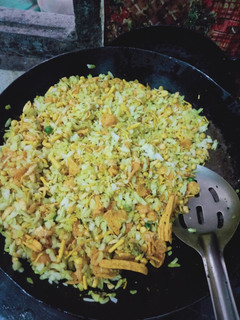 पोहा नमकीन(poha namkeen recipe in hindi) रेसिपी मुख्य फोटो