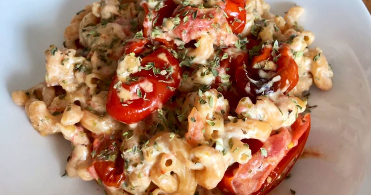 Pasta de lentejas rojas con salsa de queso feta y tomates cherry Receta