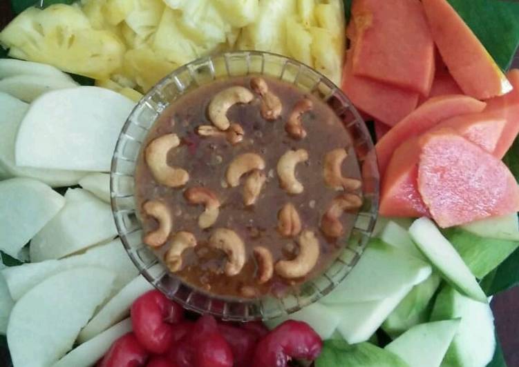  Resep  Rujak buah pedas Nampol  oleh EFi Nurchayati Cookpad