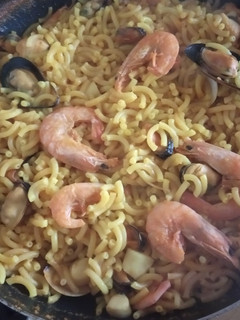 Una foto de Fideuá de marisco