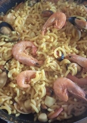 Una foto de Fideuá de marisco
