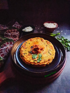 પૌંઆ પરાઠા (Poha Paratha Recipe In Gujarati) રેસીપી મુખ્ય ફોટો