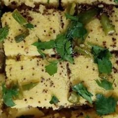 A picture of Khaman Dhokla.