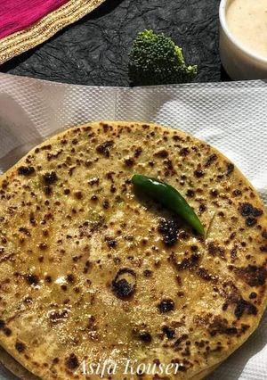 A picture of Broccoli Stuffed Paratha.