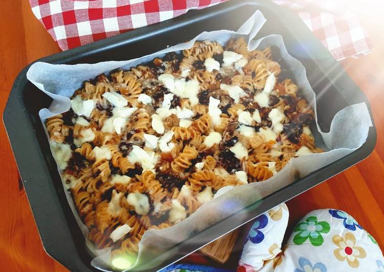 Pasta al forno con radicchio e zucca