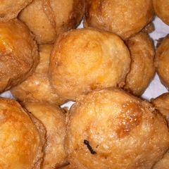 A picture of Yam balls.