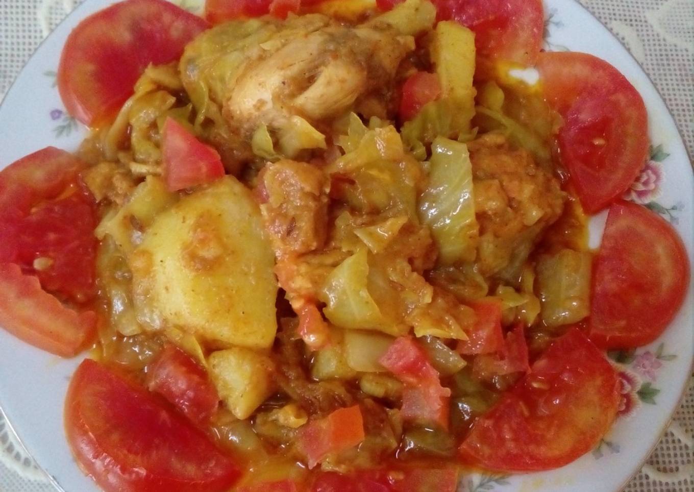 Chicken with band Gobhi, aloo