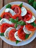 Crostata caprese