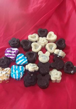 A picture of Dry fruits Chocolate candy.