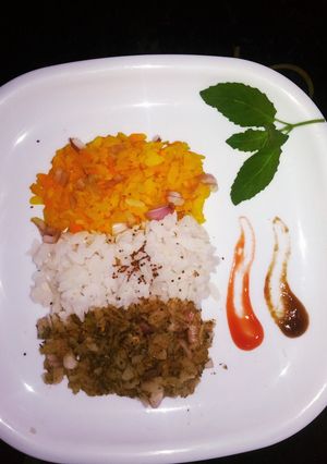 A picture of Poha (tricolour).