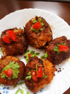 आलू टूक(ALOO TUK RECIPE IN HINDI) रेसिपी मुख्य फोटो