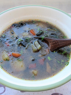 Una foto de Sopa otoñal de setas trompeta de la muerte - veggie
