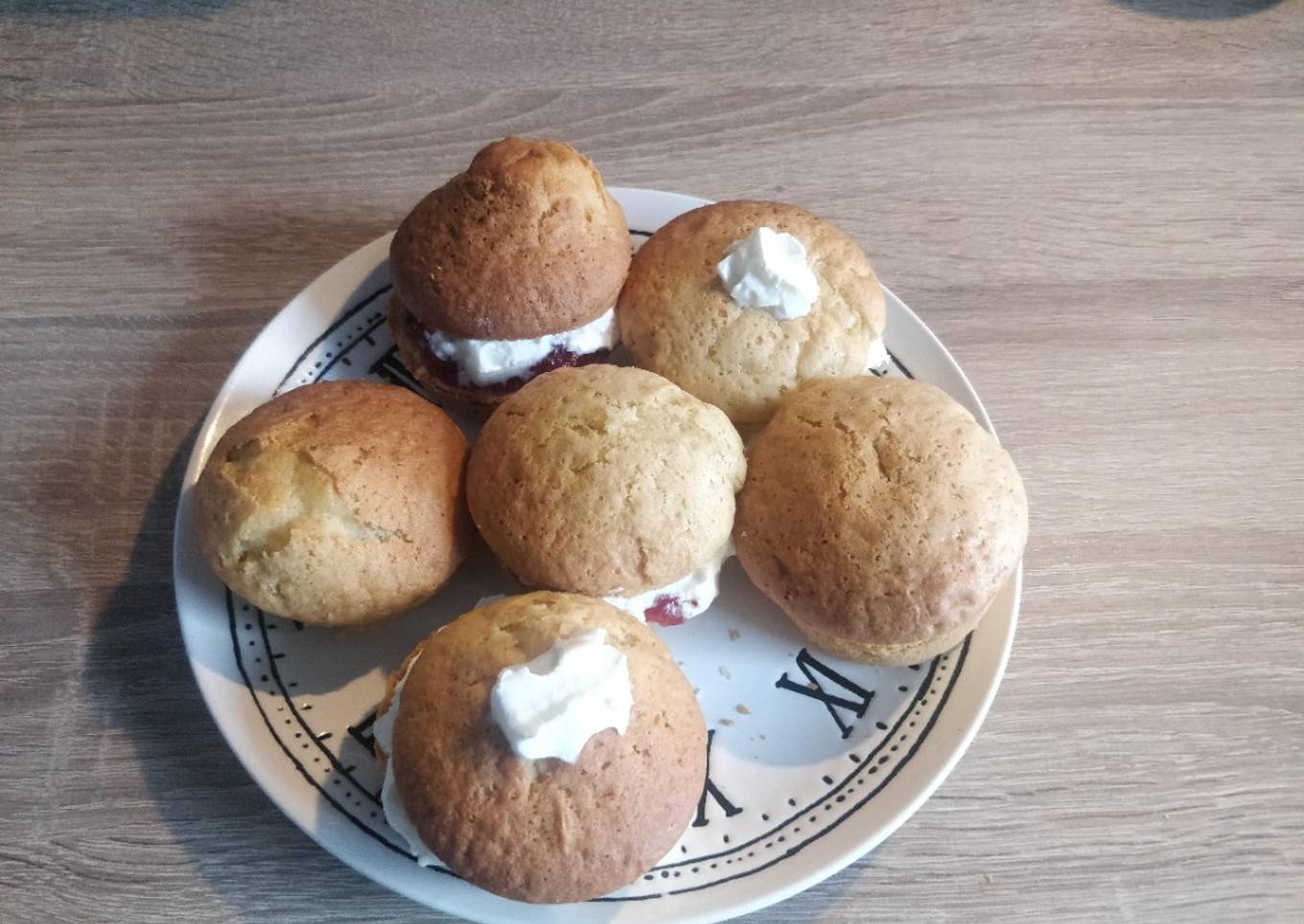 Victoria Sandwich Cupcakes