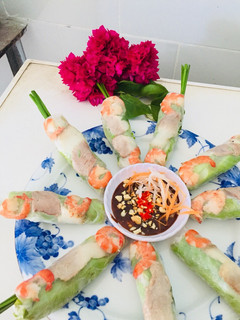 A picture of Vietnamese Spring Rolls (Gỏi cuốn).