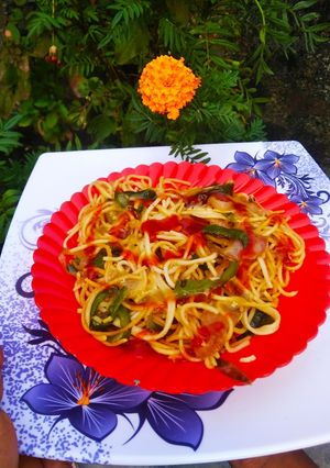 चाऊमिन (chowmein recipe in Hindi) रेसिपी मुख्य फोटो