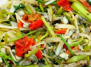 Hình của món Hà xào su hào, rau cần.