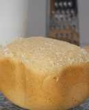 Pan con queso parmesano en panificadora