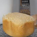 Pan con queso parmesano en panificadora